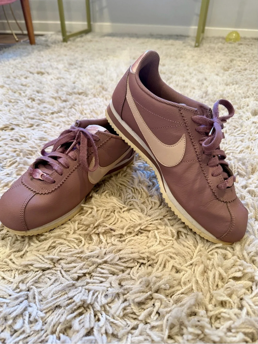 Nike Women’s Mauve Cortez - Picture 1 of 5